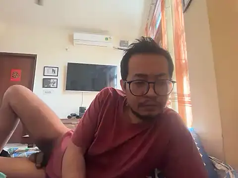 Snapshot of vikr692403 chatting on 10-16-25, 03:18 vikr692403 online show from 10-16-25, 03:18