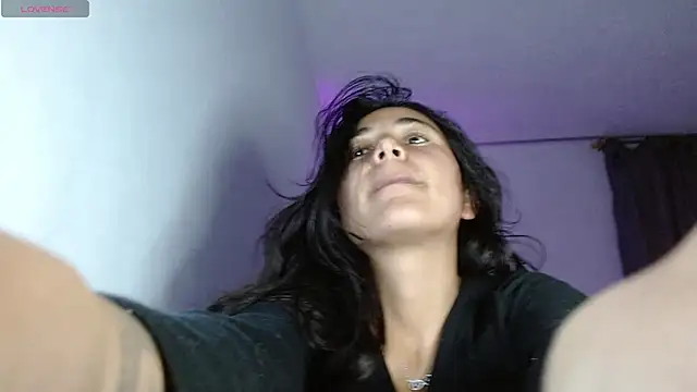 Snapshot of naomy_rain chatting on 10-22-25, 10:53 naomy rain online show from 10-22-25, 10:53