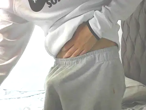 Snapshot of Pixuladeoro1 chatting on 10-22-25, 07:46 Pixuladeoro1 online show from 10-22-25, 07:46