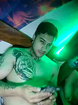 Snapshot of Links013 chatting on 11-01-25, 05:31 Links013 online show from 11-01-25, 05:31