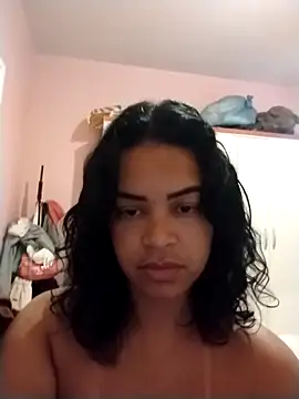Snapshot of Yse_Morena chatting on 10-19-25, 01:45 Yse Morena online show from 10-19-25, 01:45