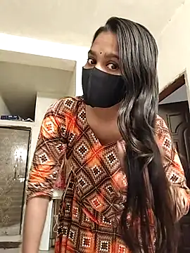 Snapshot of Zisha- chatting on 11-18-25, 02:17 Zisha- online show from 11-18-25, 02:17