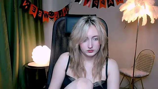 ScarlettScril online show from 11-09-25, 06:33