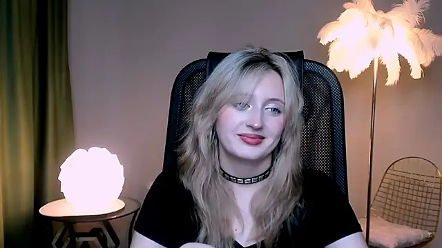 ScarlettScril online show from 11-15-25, 11:18