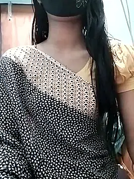 Snapshot of Ratri-Biswas chatting on 05-03-26, 04:13 Ratri-Biswas online show from 05-03-26, 04:13