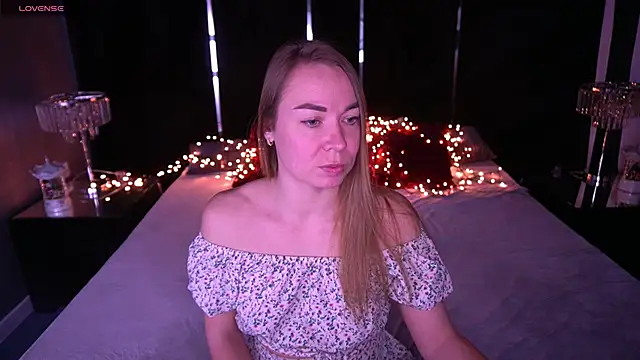 Snapshot of VixenMuse chatting on 02-11-26, 09:31 VixenMuse online show from 02-11-26, 09:31