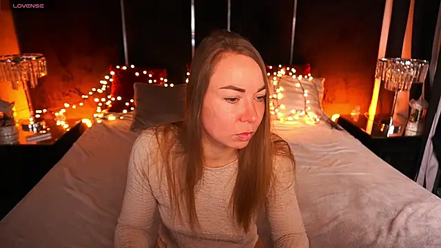 Snapshot of VixenMuse chatting on 02-26-26, 09:03 VixenMuse online show from 02-26-26, 09:03