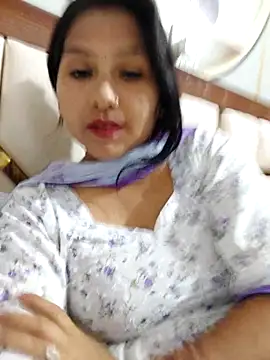 Snapshot of Vanshika1432 chatting on 10-17-25, 05:32 Vanshika1432 online show from 10-17-25, 05:32