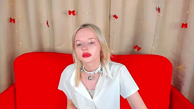 Snapshot of AlessaKiss chatting on 02-20-26, 10:05 AlessaKiss online show from 02-20-26, 10:05