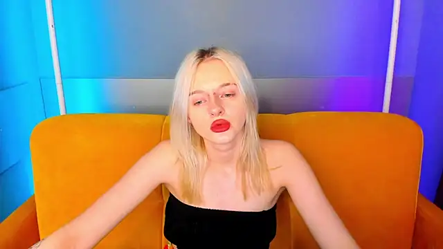 Snapshot of AlessaKiss chatting on 03-09-26, 05:22 AlessaKiss online show from 03-09-26, 05:22