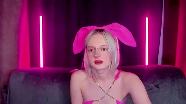 Snapshot of AlessaKiss chatting on 03-25-26, 09:15 AlessaKiss online show from 03-25-26, 09:15