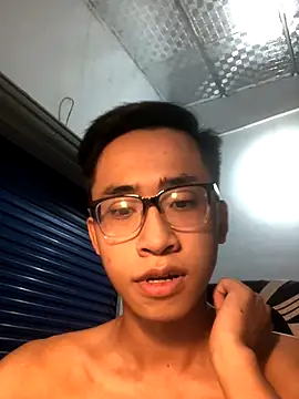 liamhn2k4 online show from 10-17-25, 02:08