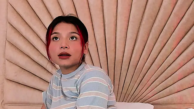 Snapshot of Emma_duff chatting on 10-23-25, 11:53 Emma duff online show from 10-23-25, 11:53