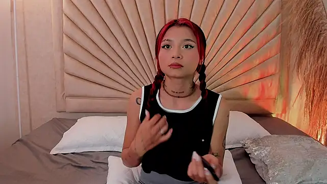 Snapshot of Emma_duff chatting on 11-22-25, 12:15 Emma duff online show from 11-22-25, 12:15