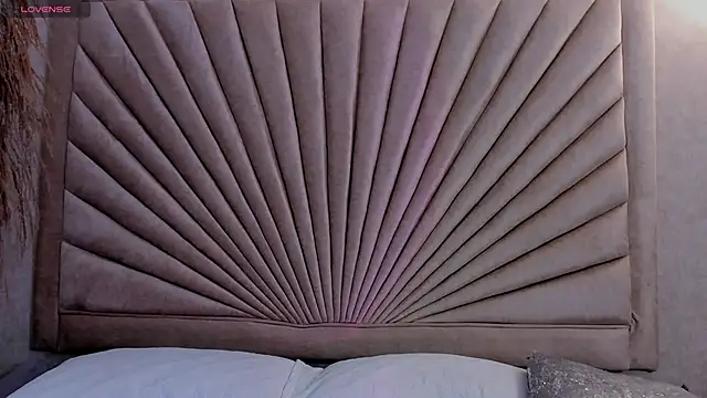 Snapshot of Emma_duff chatting on 11-27-25, 11:56 Emma duff online show from 11-27-25, 11:56