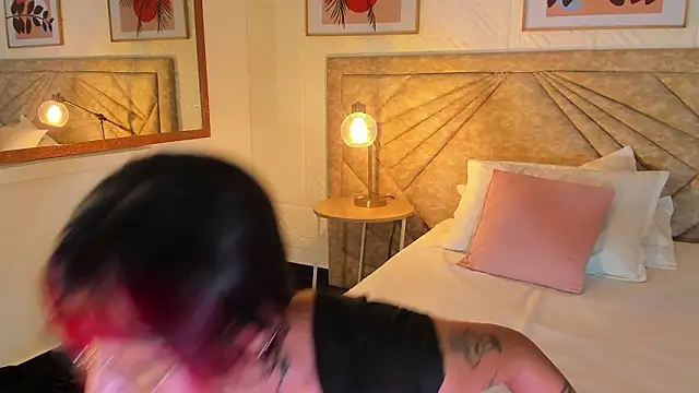 Emma duff online show from 03-04-26, 07:31