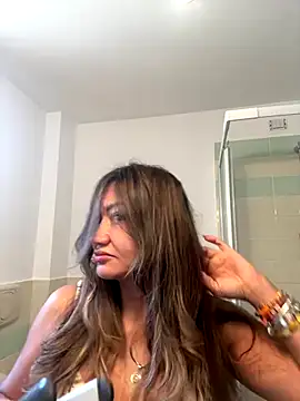 gabriellacali online show from 10-18-25, 01:12