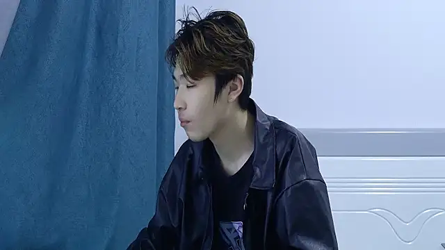 Snapshot of Stuffy-111 chatting on 04-07-26, 09:32 Stuffy-111 online show from 04-07-26, 09:32