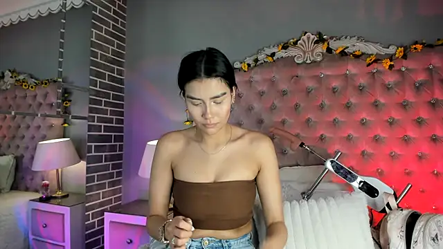 TanyaBello online show from 06-12-26, 04:11