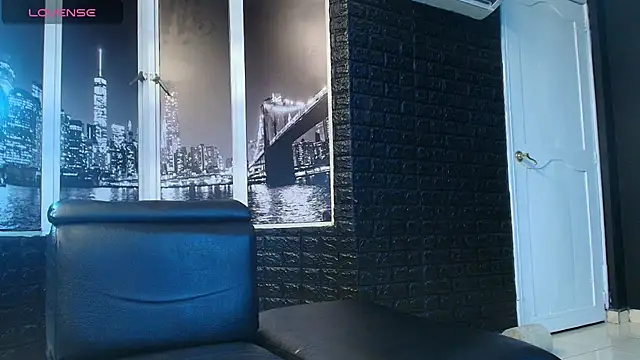 Snapshot of axel_fox21 chatting on 10-19-25, 02:56 axel fox21 online show from 10-19-25, 02:56