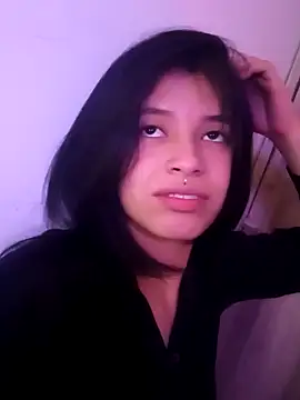 petite coral online show from 12-21-25, 12:29