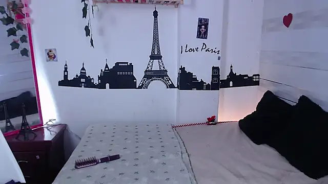 petite coral online show from 04-30-26, 03:24