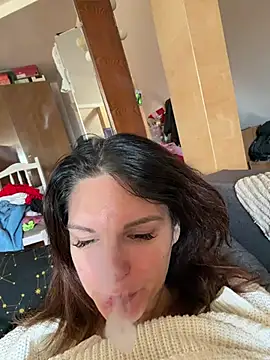 kinkysarahx online show from 04-01-26, 10:27