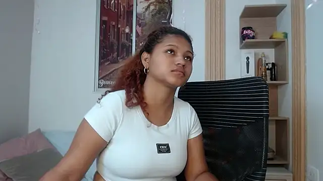 Snapshot of miel_alisha chatting on 05-30-26, 01:08 miel alisha online show from 05-30-26, 01:08