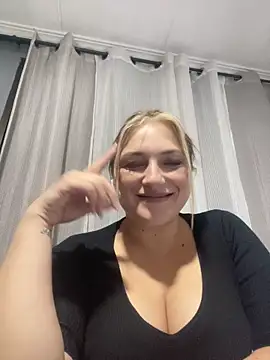 Snapshot of tumamifavvv9 chatting on 10-16-25, 08:32 tumamifavvv9 online show from 10-16-25, 08:32