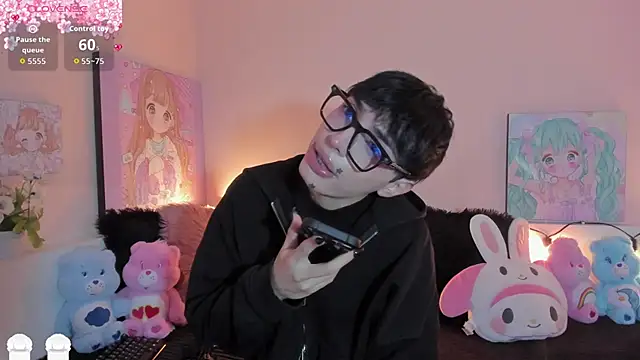 Strawberry Kitty  online show from 02-06-26, 03:55