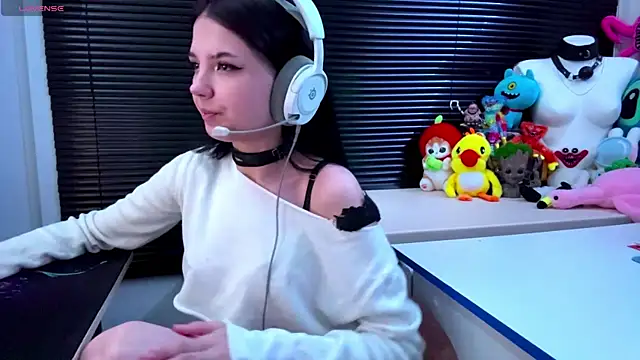 HanaMantanaDell online show from 10-19-25, 01:12