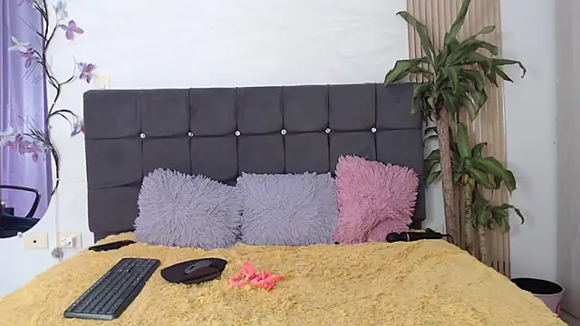 sharon ivanna12 online show from 11-10-25, 07:02