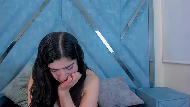 Snapshot of talialadyx chatting on 02-11-26, 12:43 talialadyx online show from 02-11-26, 12:43