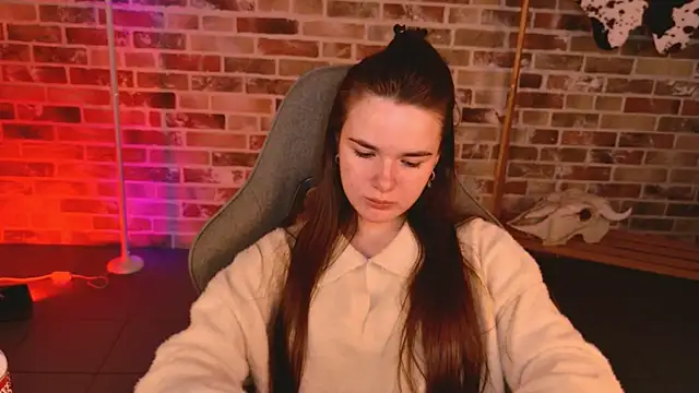 May Bloom online show from 03-28-26, 09:09