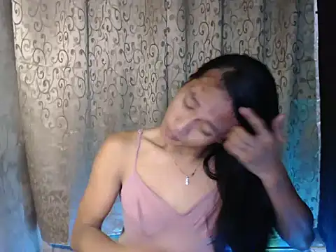 taylaxuxu online show from 11-22-25, 10:36