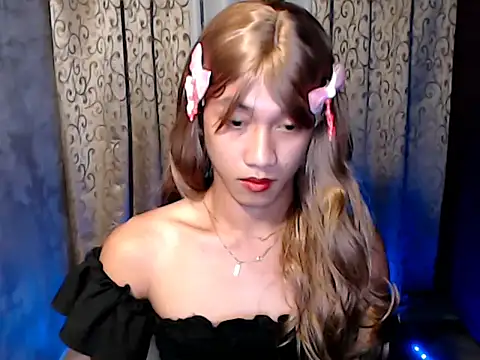 taylaxuxu online show from 12-15-25, 08:51