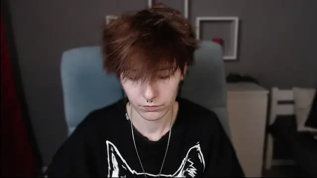 guitarandangell online show from 11-18-25, 03:45