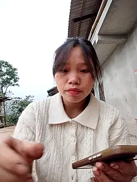 linh-miu99 online show from 02-11-26, 08:41