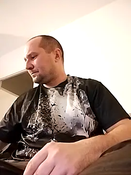 Snapshot of Berghochzugfahrt chatting on 11-17-25, 04:13 Berghochzugfahrt online show from 11-17-25, 04:13