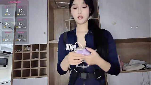 Xiaowen-wen online show from 12-14-25, 05:07