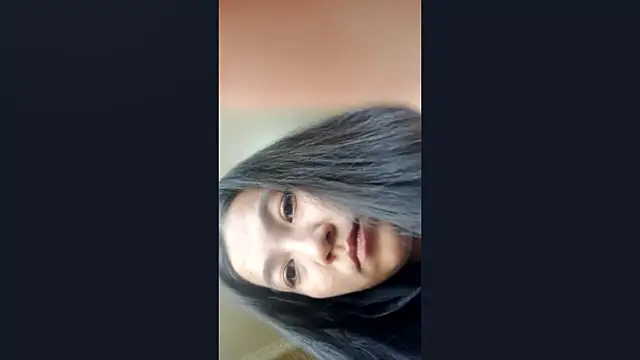 Snapshot of LinneaHyles chatting on 10-29-25, 06:37 LinneaHyles online show from 10-29-25, 06:37