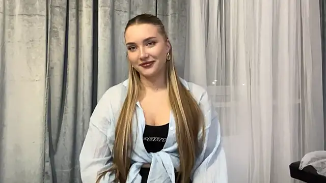 Snapshot of LouraStalter chatting on 10-27-25, 06:56 LouraStalter online show from 10-27-25, 06:56