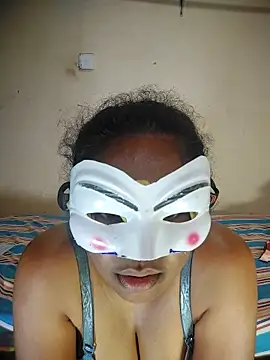 SL queen1 online show from 10-28-25, 04:42