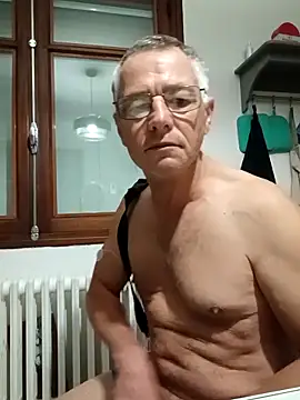 Snapshot of Sexyfab65 chatting on 10-27-25, 05:11 Sexyfab65 online show from 10-27-25, 05:11