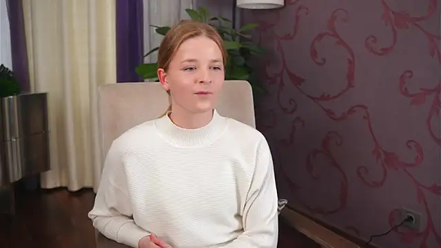 Snapshot of LeeAbee chatting on 10-19-25, 04:13 LeeAbee online show from 10-19-25, 04:13