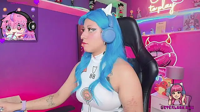 Snapshot of LuanEter chatting on 03-08-26, 01:15 LuanEter online show from 03-08-26, 01:15