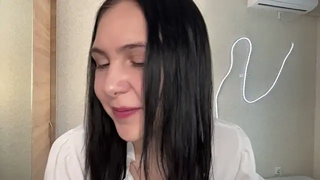 MyraLitterers online show from 06-22-26, 04:15