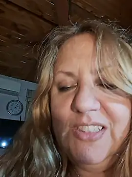 Snapshot of JennyInVegas chatting on 08-02-26, 05:06 JennyInVegas online show from 08-02-26, 05:06