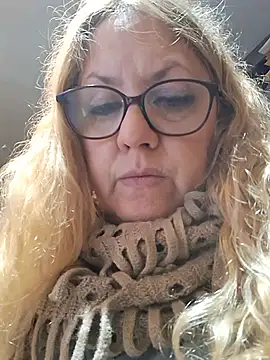 Snapshot of JennyInVegas chatting on 08-03-26, 12:54 JennyInVegas online show from 08-03-26, 12:54