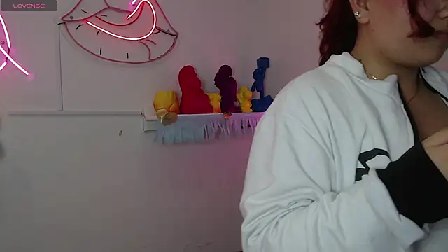 littlee red online show from 11-06-25, 09:15